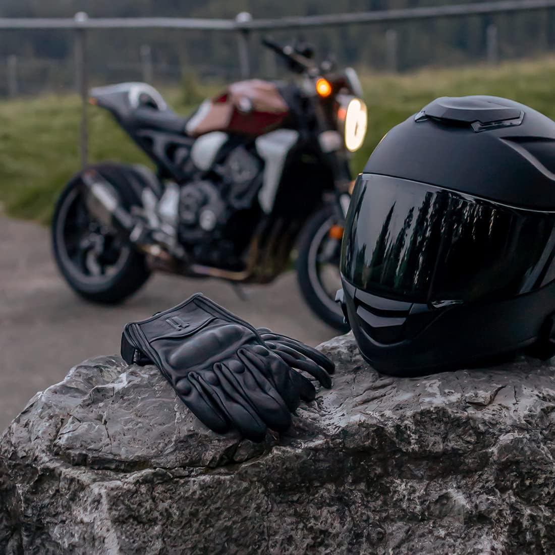 Harssidanzar Leather Motorcycle Gloves for Men Touchscreen GM028