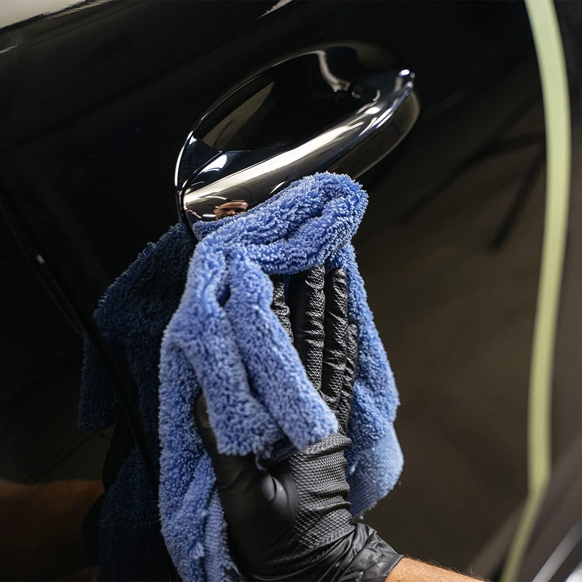 Mafra, Maniac Car Detailing Line, Exterior Quick Detailer, 16.9 oz, Maximum Shine and Protection in Few Wipes, Cleans, Polishes, and Protects External Car Surfaces