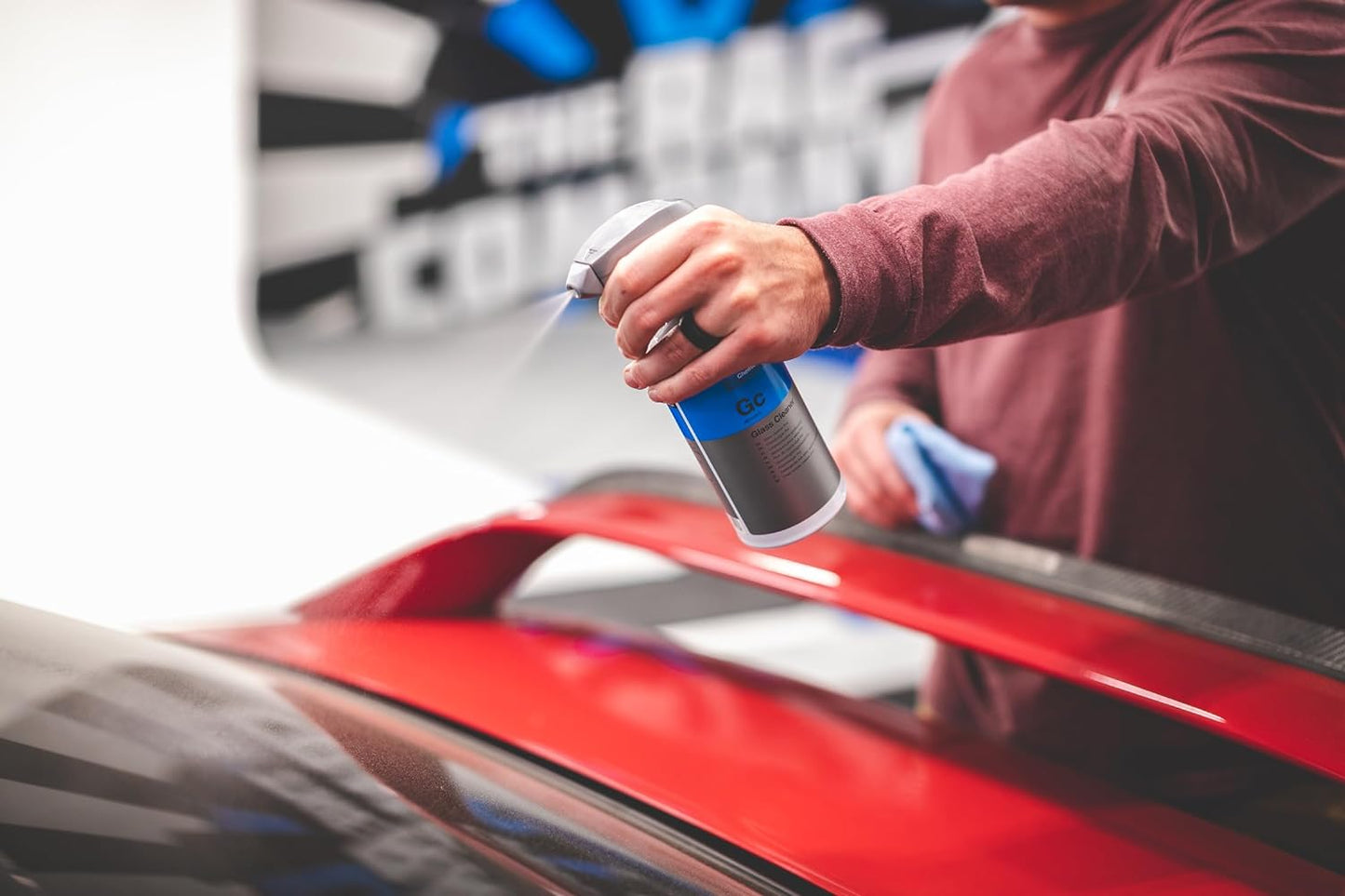 KOCHCHEMIE - Glass Cleaner - Effortlessly Removes Stubborn Dirt, Oil, Grease, Insects, and Residues; Ready-To-Use Streak-Free Formula; Gloss and Smoothness Additive; Fresh Fragrance (5 Liters)