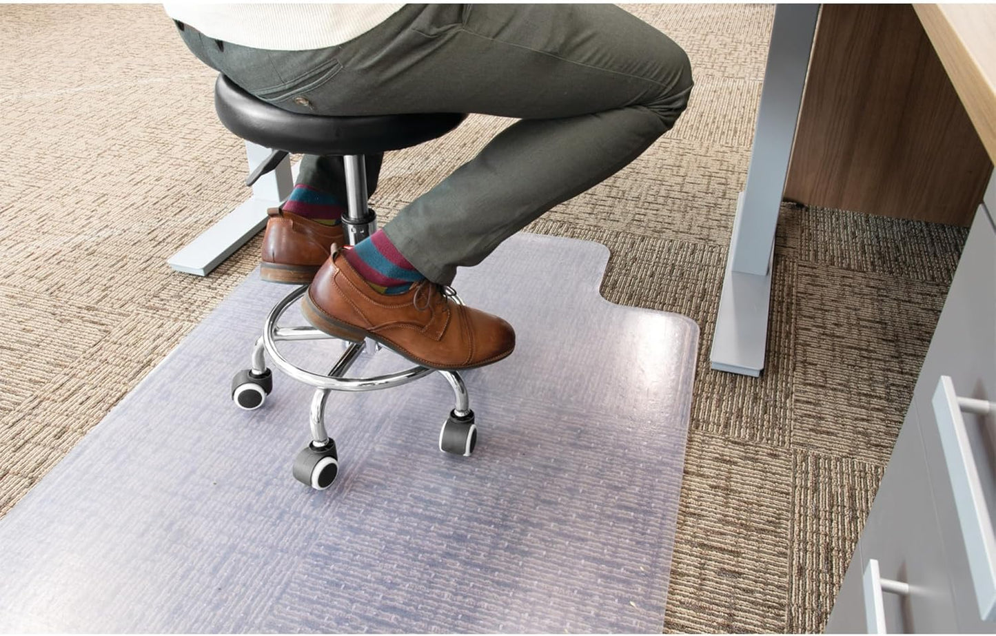 Performance Tool W85027 Adjustable (19 - 24 Inch) Pneumatic Rolling Bar Stool, 250 Lbs Capacity