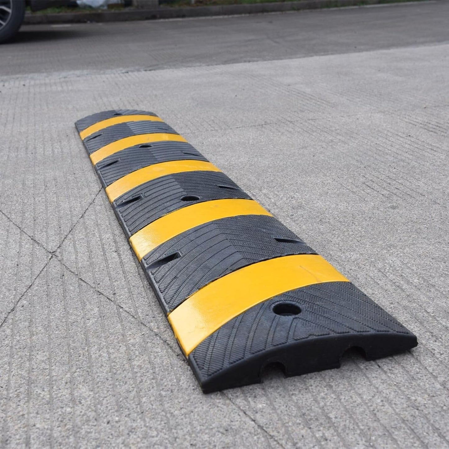 2 Pack 72 Inch Heavy Duty Rubber Speed Bump Ramp – Cable Protector, Driveway Garage Road Parking Lot Safety Control, Durable Anti-Slip Traffic Hump